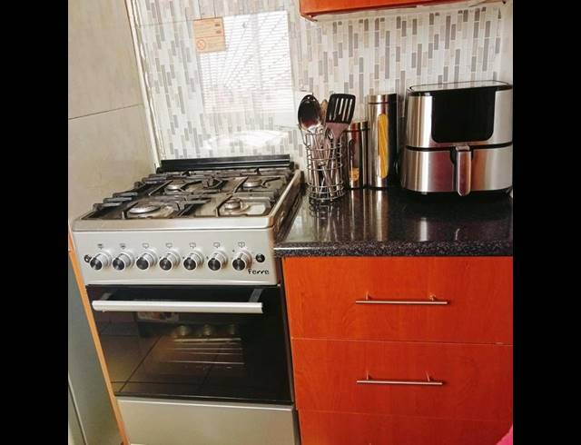 2 BEDROOM HOUSE FOR SALE IN PROTEA GLEN